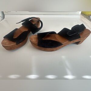 Pedro Garcia Black Suede Platform Sandals – Size 39 – Barely Worn